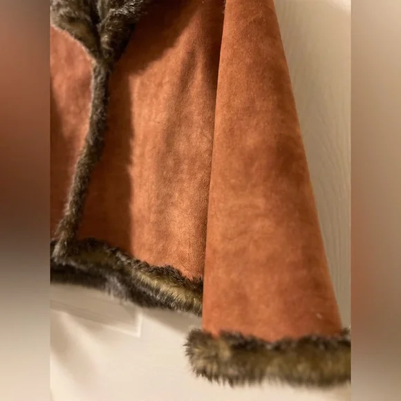 Cejon women’s faux fur and suede crop jacket size medium excellent condition - Picture 3 of 14